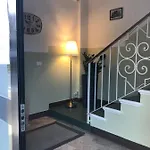 900 Hotel *