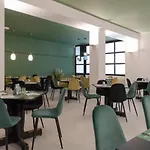 Hotel 900 *
