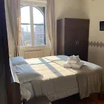 900 Hotel *