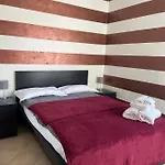 Hotel 900 *