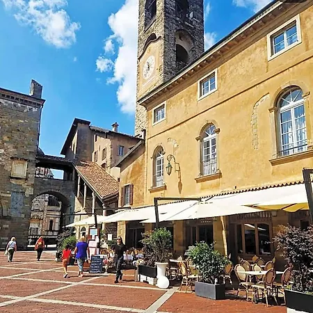 900 * Bergamo
