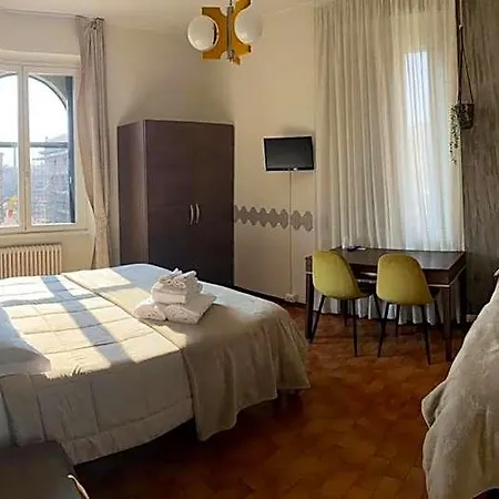 900