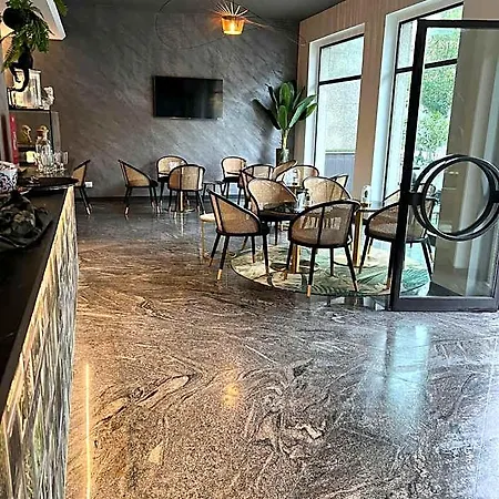 Hotel 900 *